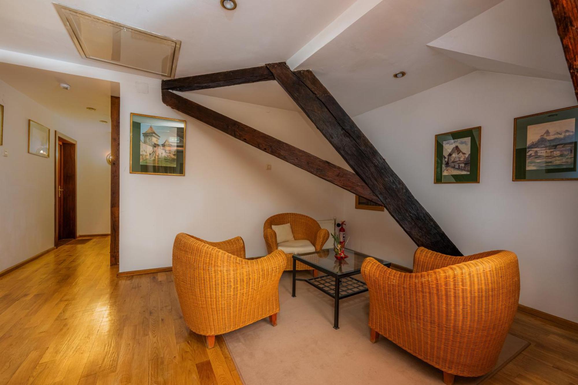 Hotel Casa Cu Cerb Sighişoara Esterno foto